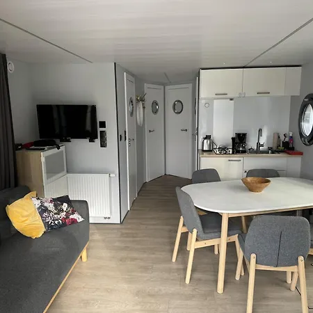 Bådhotel Hausboot Marieke Fuehrerscheinfrei