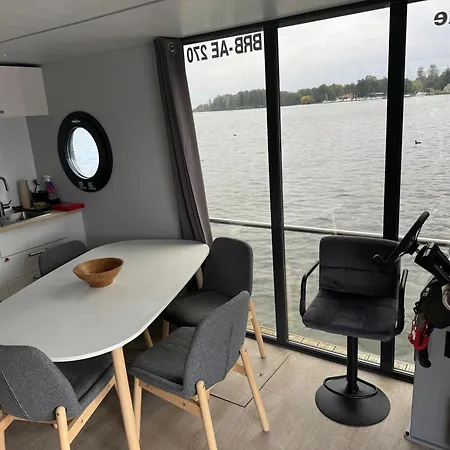 Hausboot Marieke Fuehrerscheinfrei Botel Schwerin (Mecklenburg-Vorpommern)