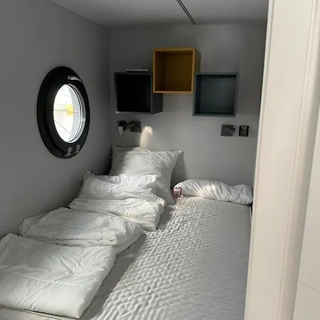 Hausboot Marieke Fuehrerscheinfrei ספינת מלון *
